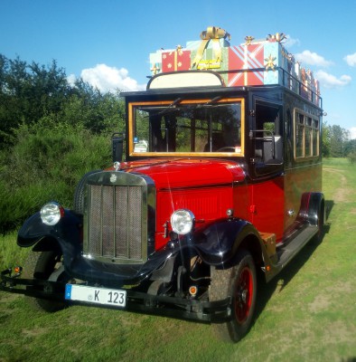 Elektro Weihnachtsbus von Lorey